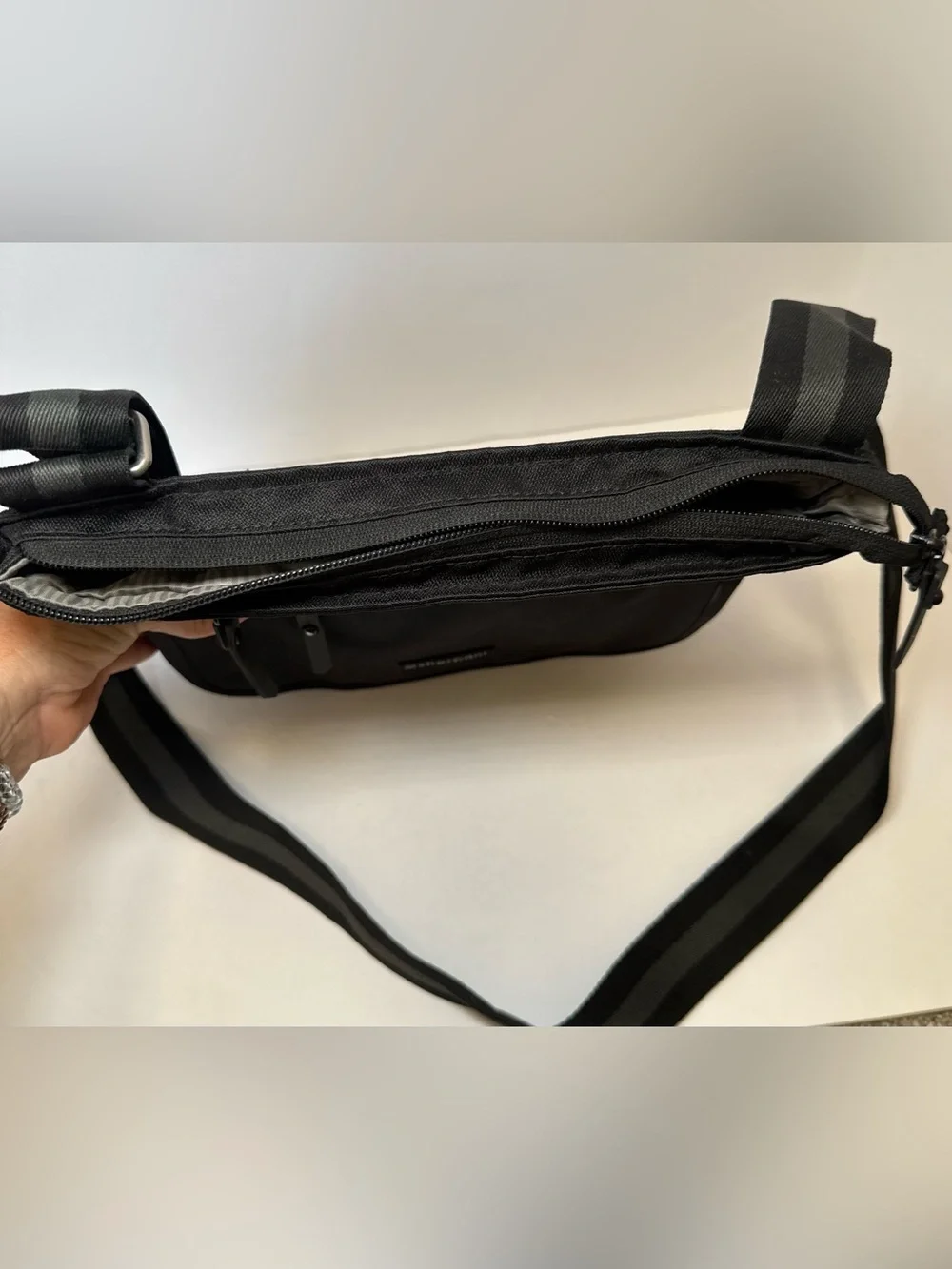 Sherpani Sadie Crossbody Bag in raven black